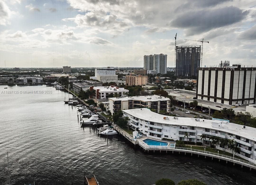 LAKE POINT TOWER CONDOMIN · #10 in Hallandale Beach - Photo 19