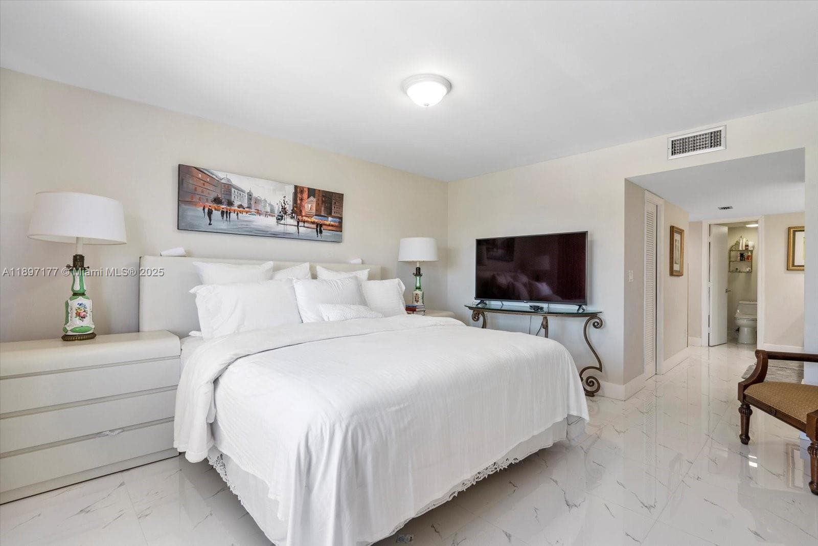 AZURE LAKE CONDO · #413 in Miami - Photo 26