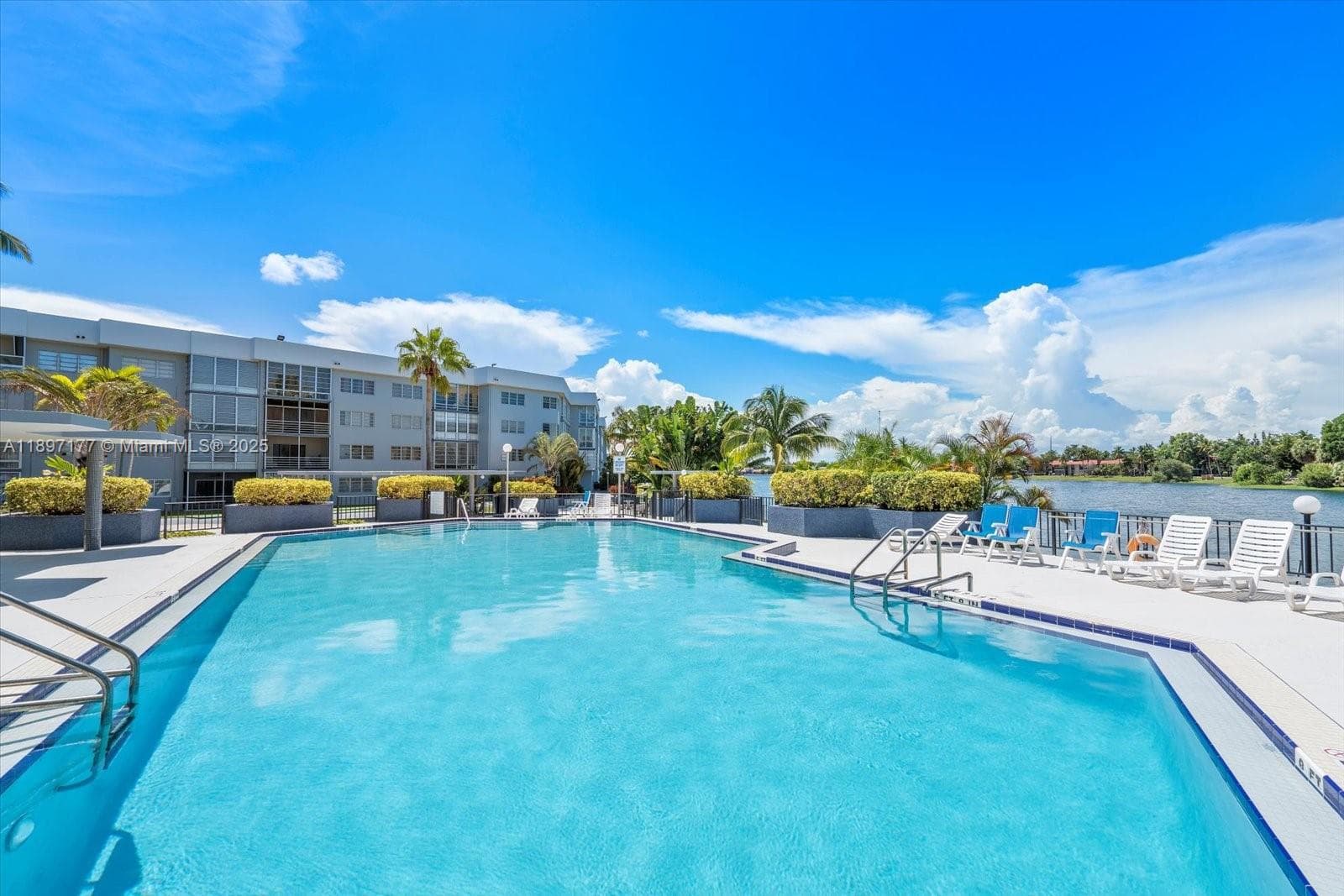 AZURE LAKE CONDO · #413 in Miami - Photo 34