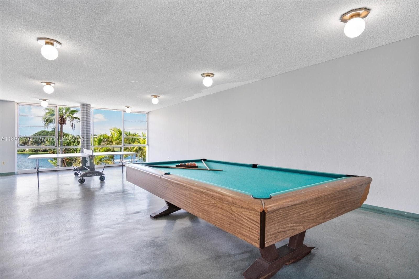 AZURE LAKE CONDO · #413 in Miami - Photo 29