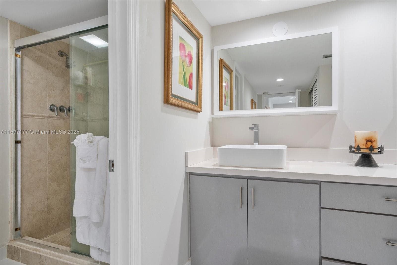 AZURE LAKE CONDO · #413 in Miami - Photo 21
