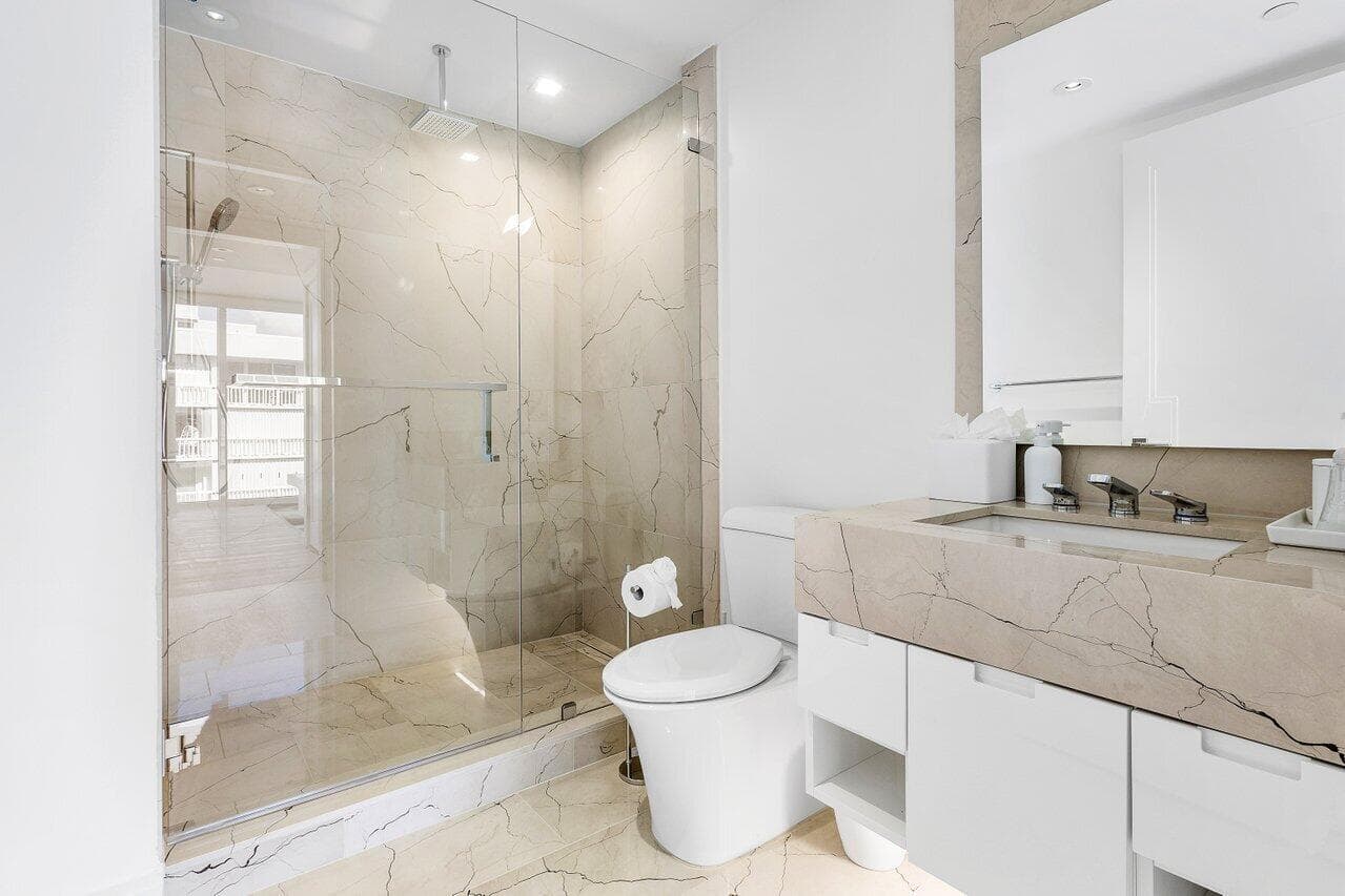 019-3550SouthOceanBoulevard-6B-PalmBeach
