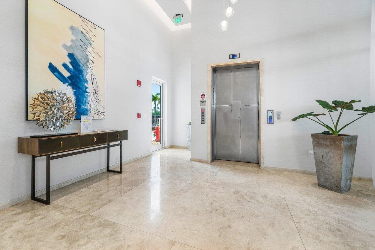 037-3550SouthOceanBoulevard-6B-PalmBeach