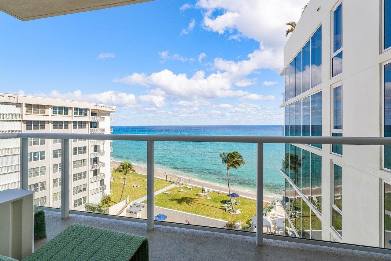 032-3550SouthOceanBoulevard-6B-PalmBeach