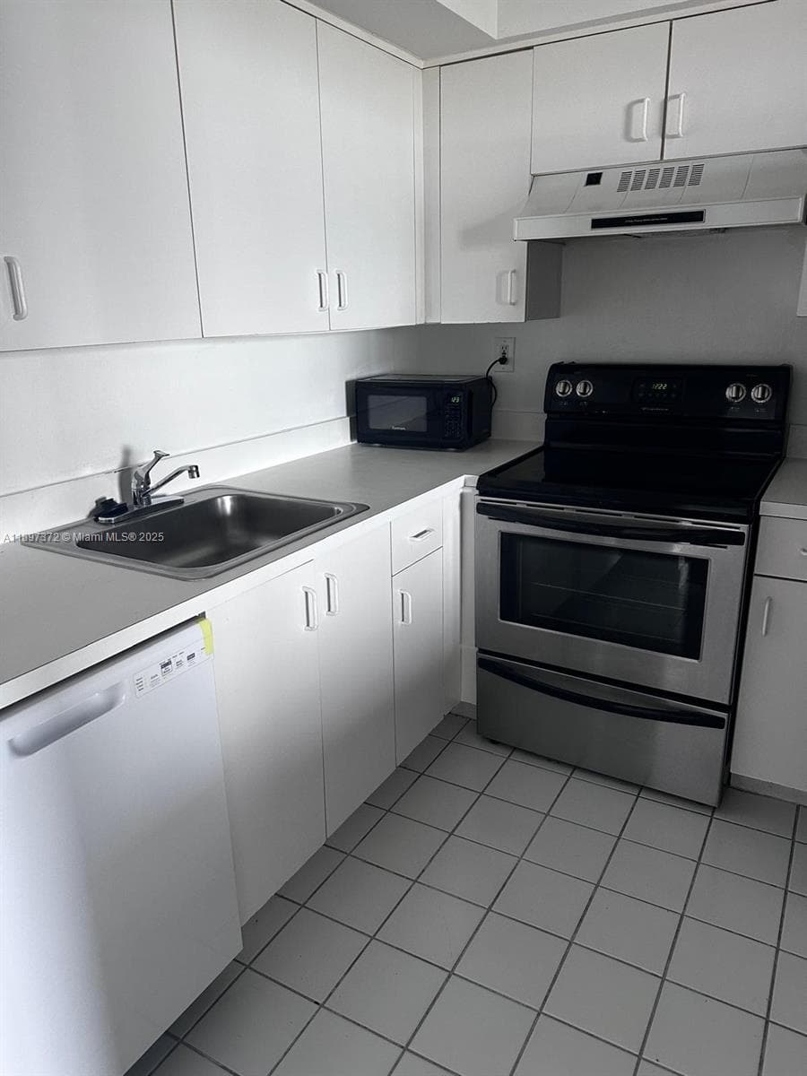 PARC CENTRAL · #904 in Aventura - Photo 2