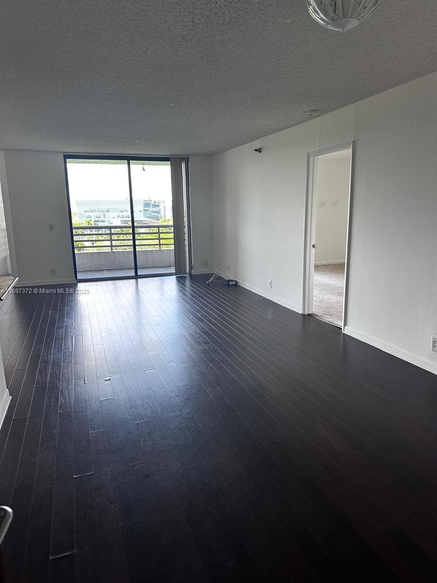 PARC CENTRAL · #904 in Aventura - Photo 5