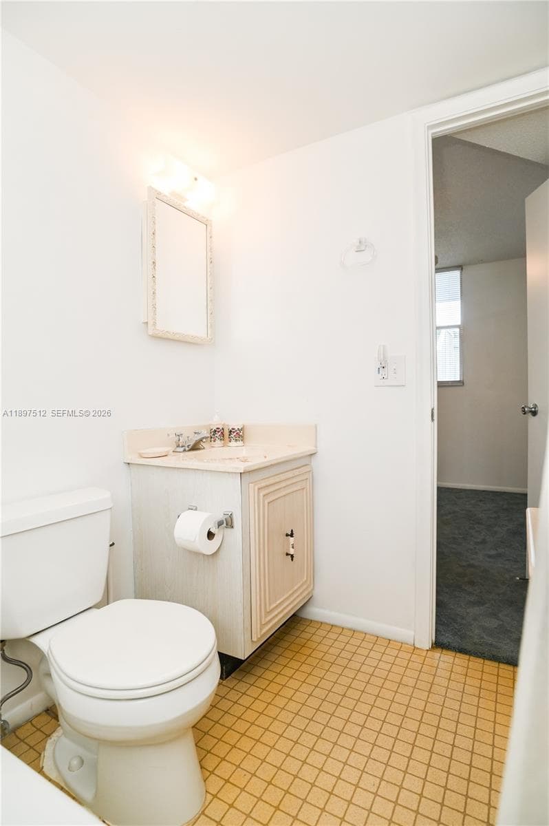 ROYAL PARK CONDO · #2H in Oakland Park - Photo 22