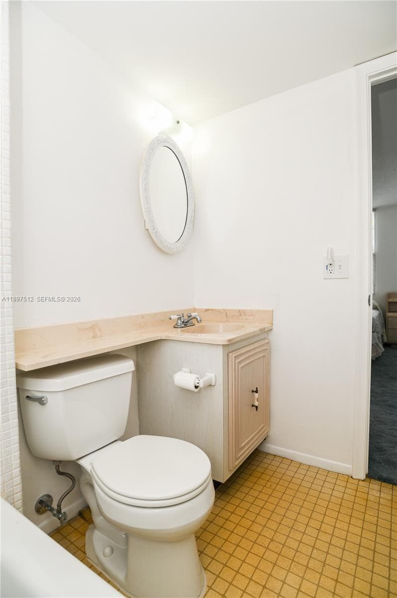 ROYAL PARK CONDO · #2H in Oakland Park - Photo 24