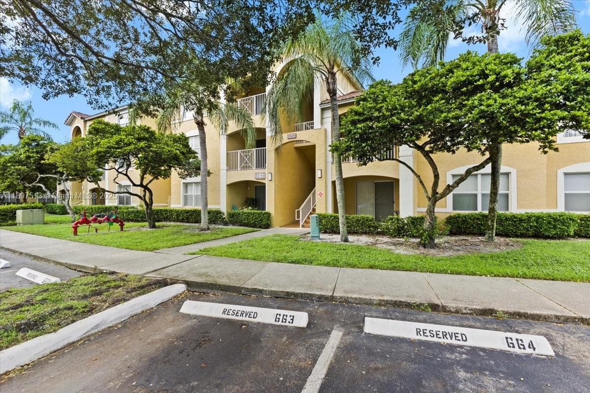 CLUB CARIBE CONDO · #213 in Coconut Creek - Photo 2