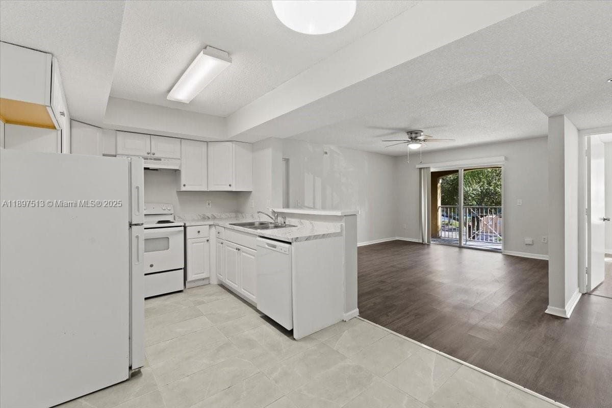 CLUB CARIBE CONDO · #213 in Coconut Creek - Photo 10