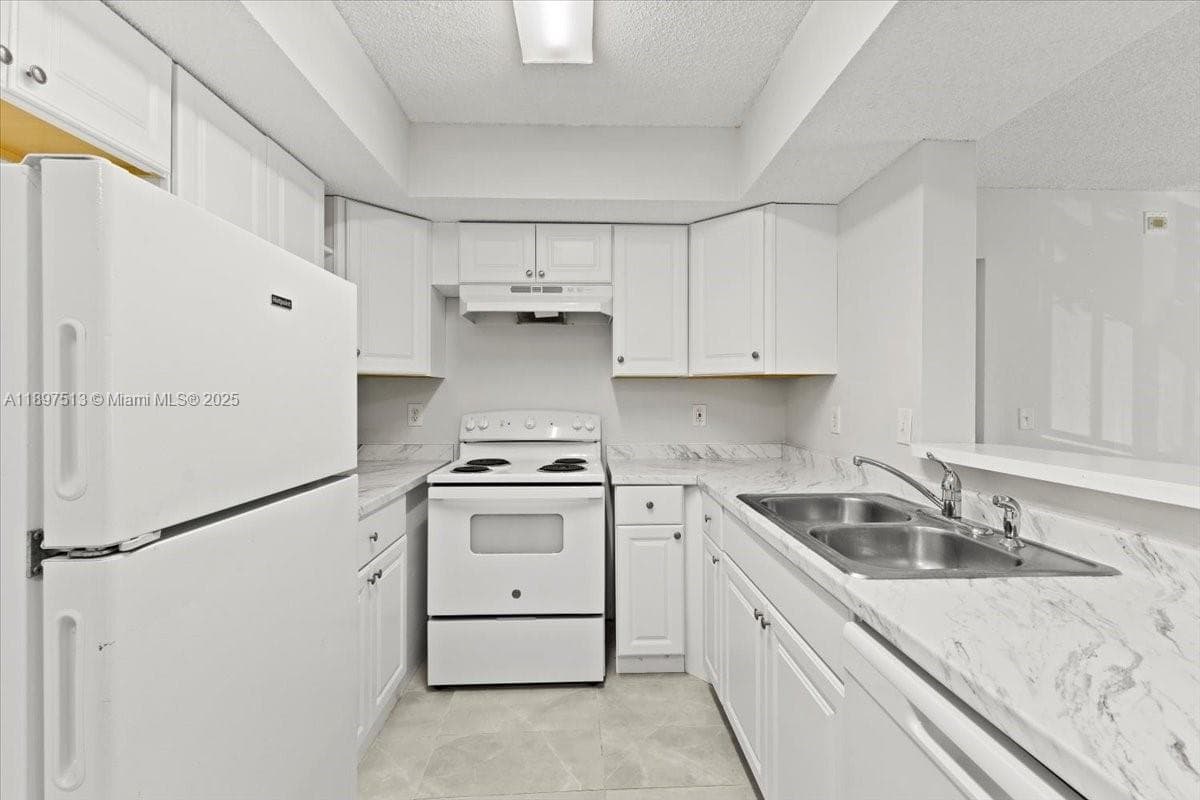 CLUB CARIBE CONDO · #213 in Coconut Creek - Photo 8