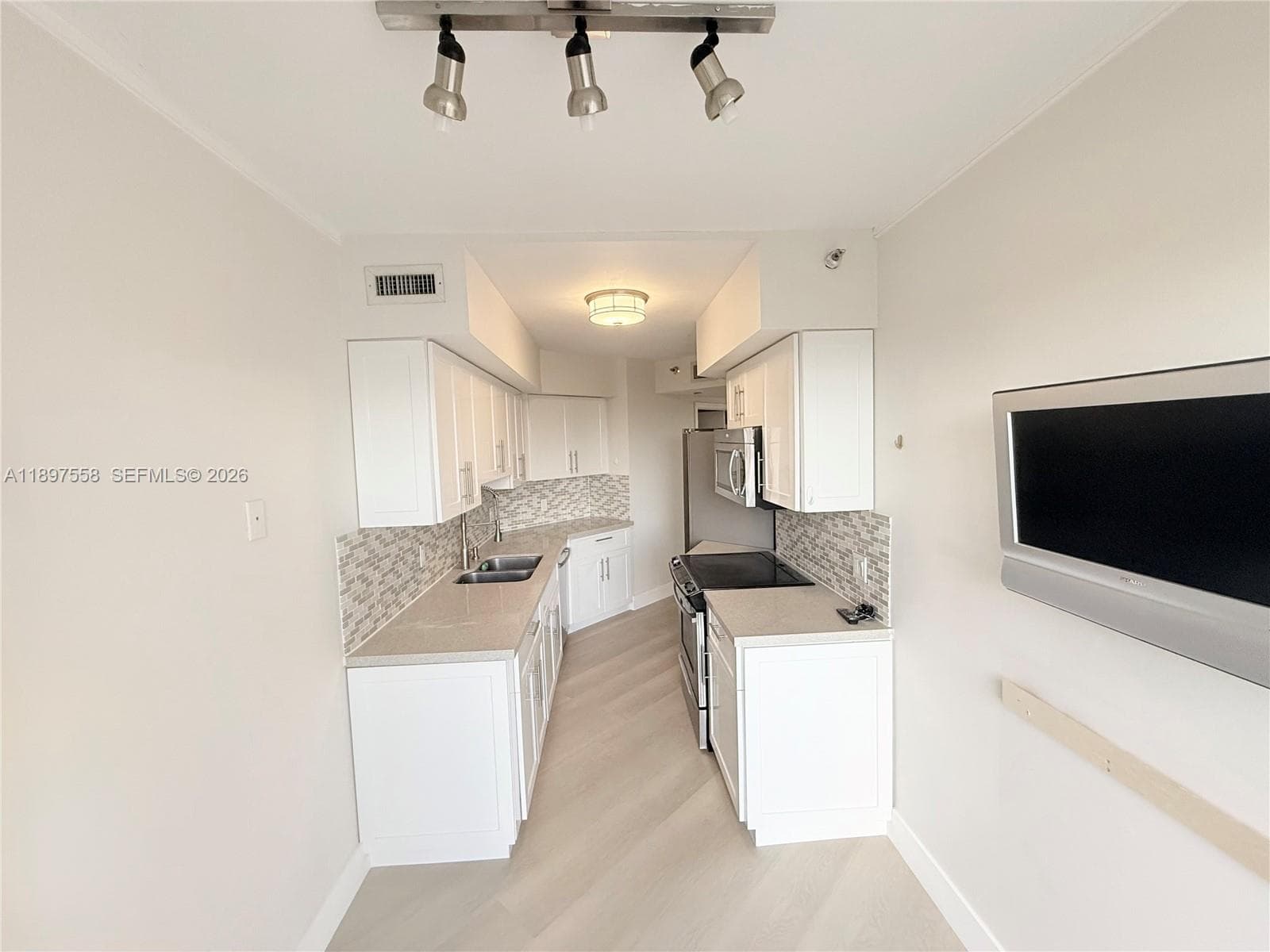 PORTSVIEW @ THE WATERWAYS · #414 in Aventura - Photo 10
