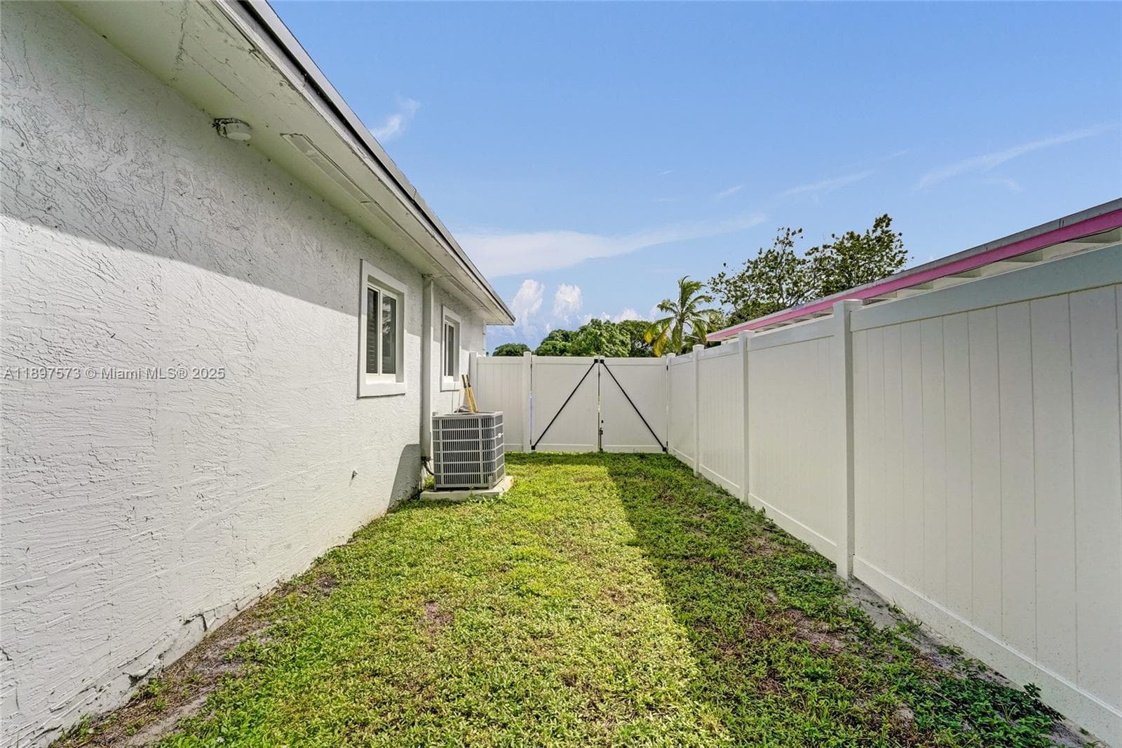 631 Arizona Ave photo 45