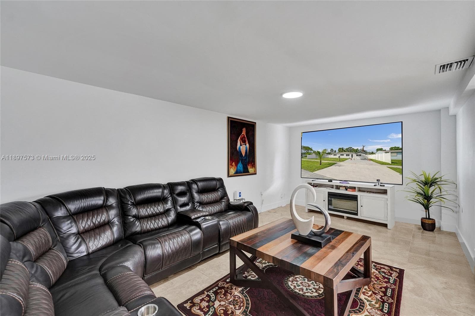 631 Arizona Ave photo 8