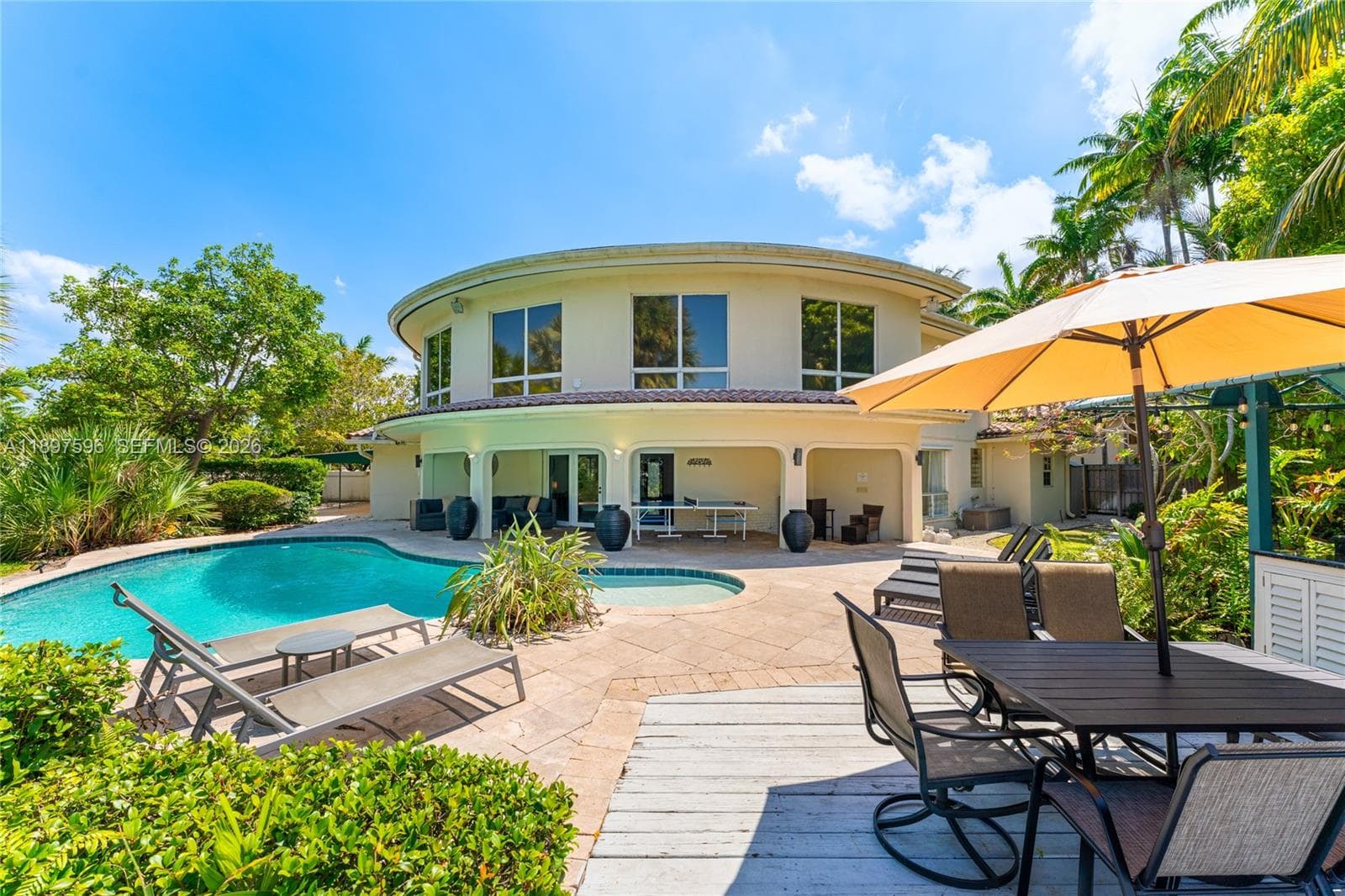 1809 Coral Gardens Dr photo 1