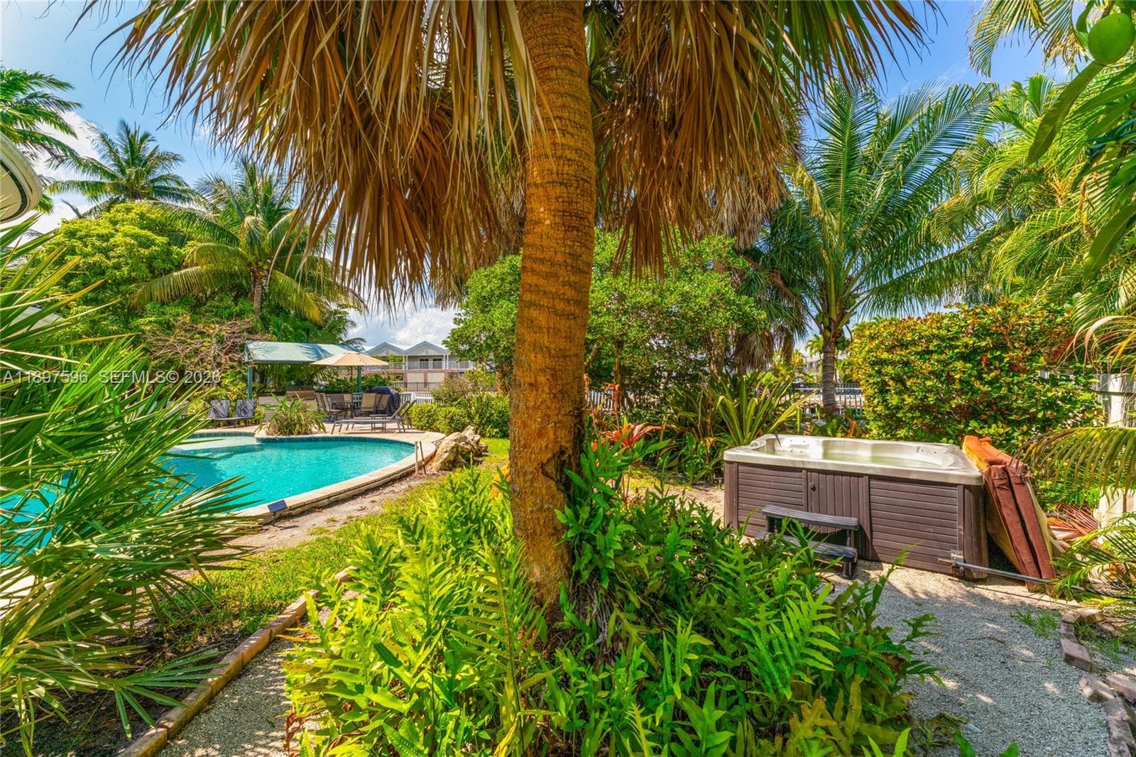 1809 Coral Gardens Dr photo 34