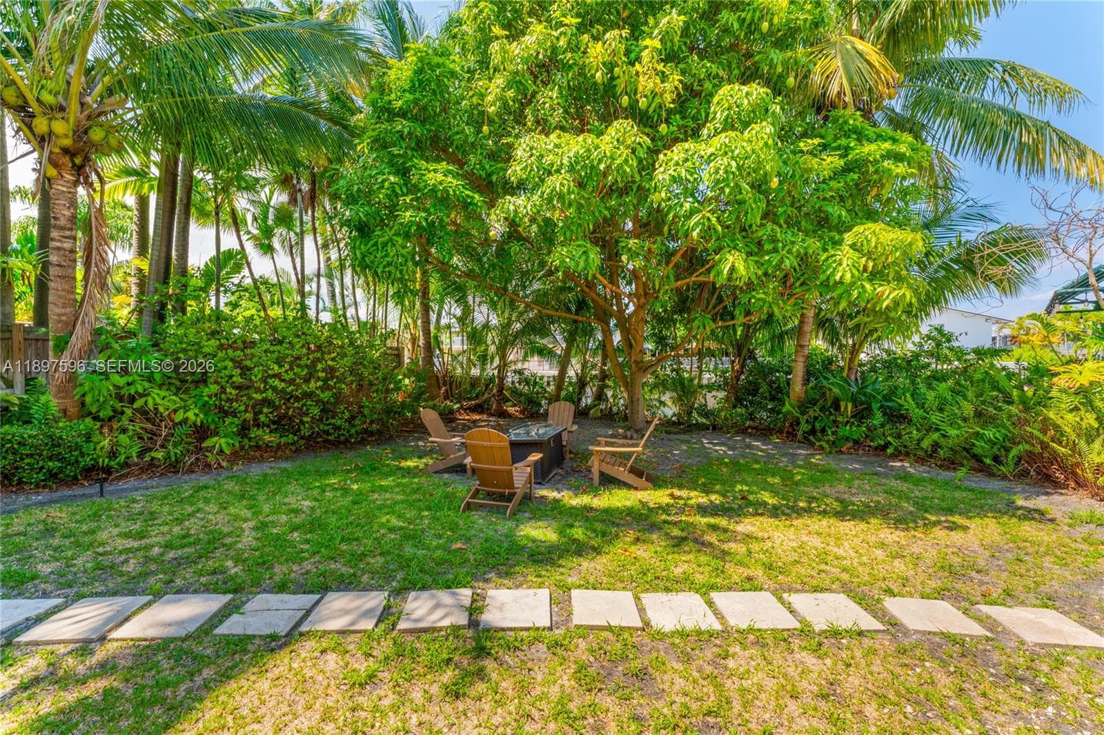 1809 Coral Gardens Dr photo 35