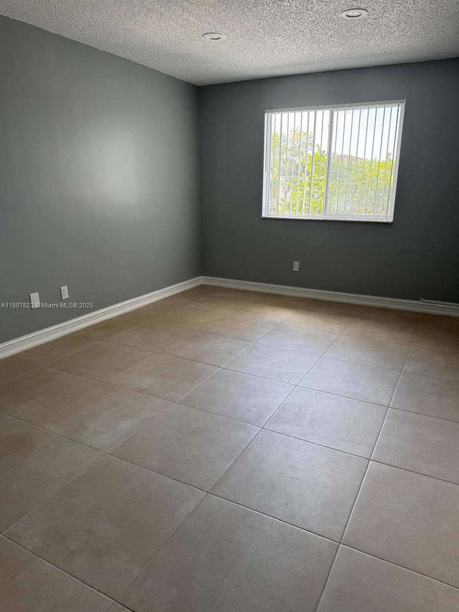 PINEHURST CLUB CONDO · #5-304 in Hollywood - Photo 13