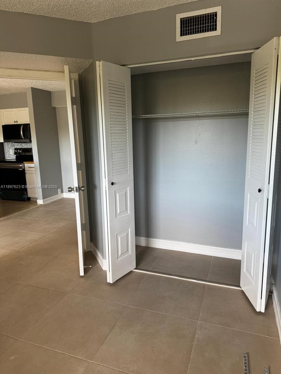PINEHURST CLUB CONDO · #5-304 in Hollywood - Photo 17