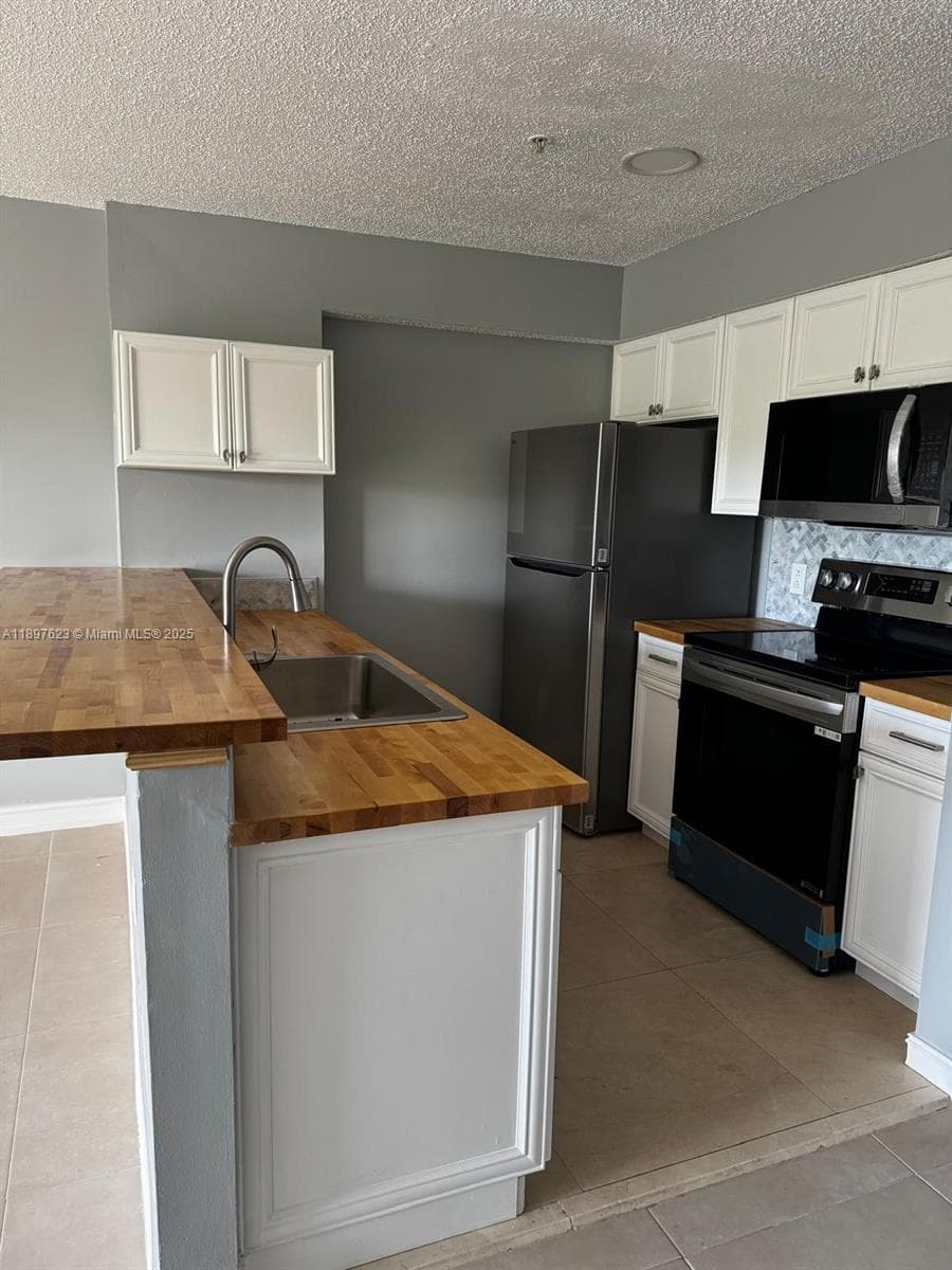 PINEHURST CLUB CONDO · #5-304 in Hollywood - Photo 21