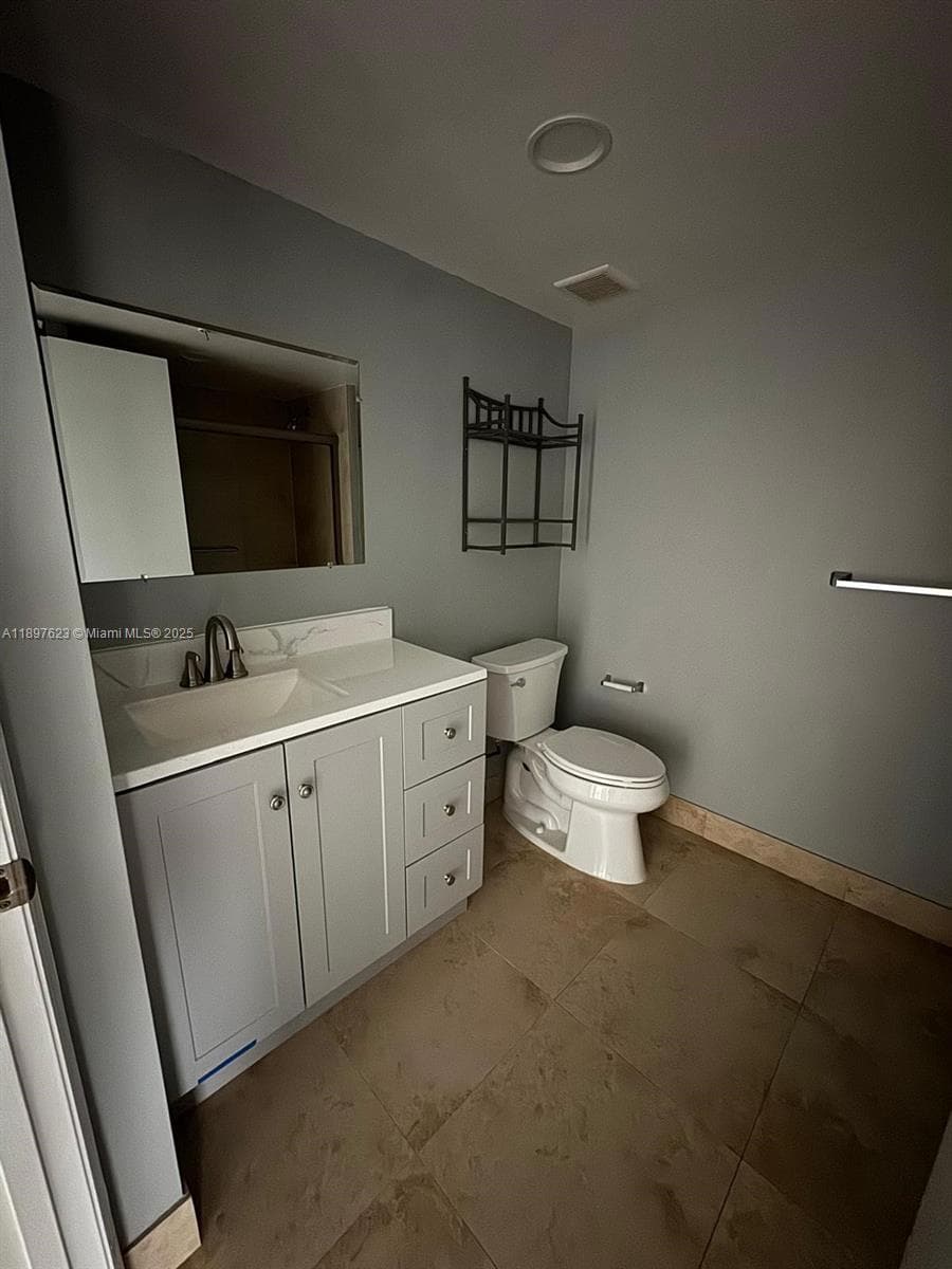PINEHURST CLUB CONDO · #5-304 in Hollywood - Photo 9