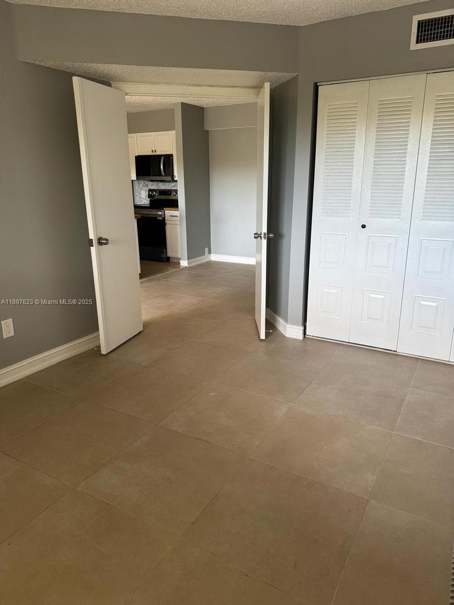 PINEHURST CLUB CONDO · #5-304 in Hollywood - Photo 18