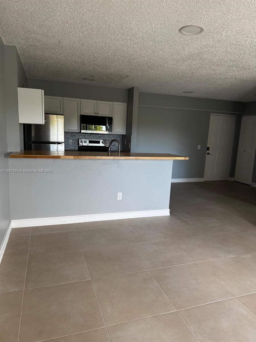 PINEHURST CLUB CONDO · #5-304 in Hollywood - Photo 20