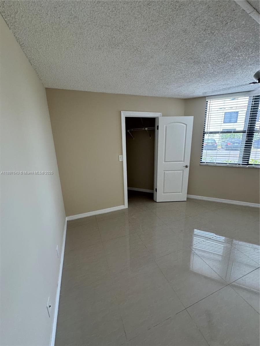 LAKE POINTE CONDOMINIUM N · #120 in Oakland Park - Photo 3