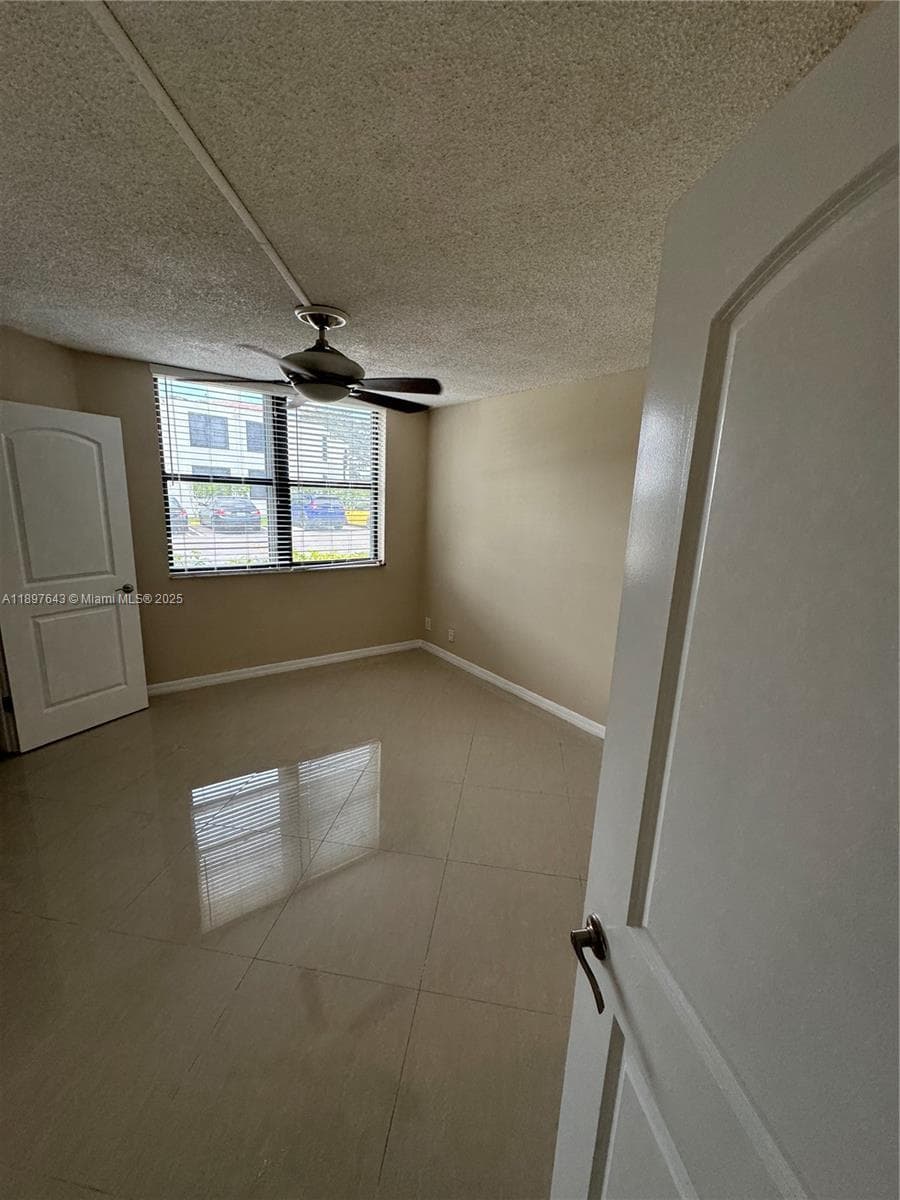 LAKE POINTE CONDOMINIUM N · #120 in Oakland Park - Photo 1