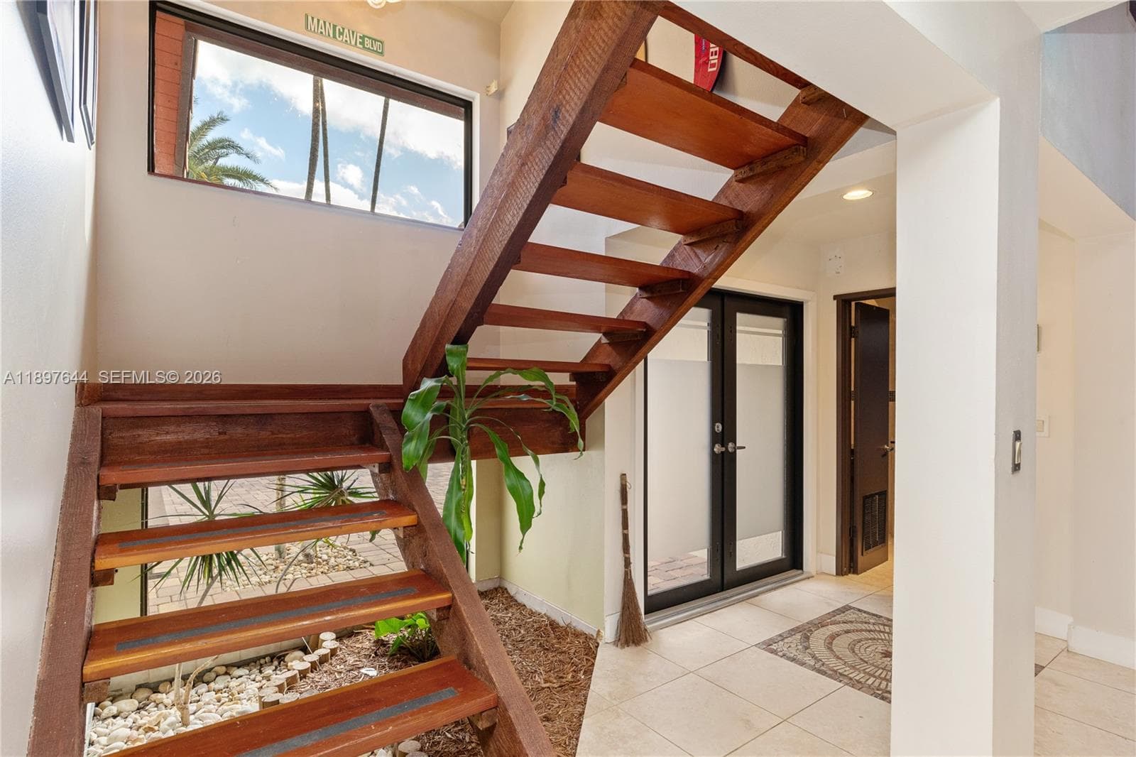 Has a bar and bathroom