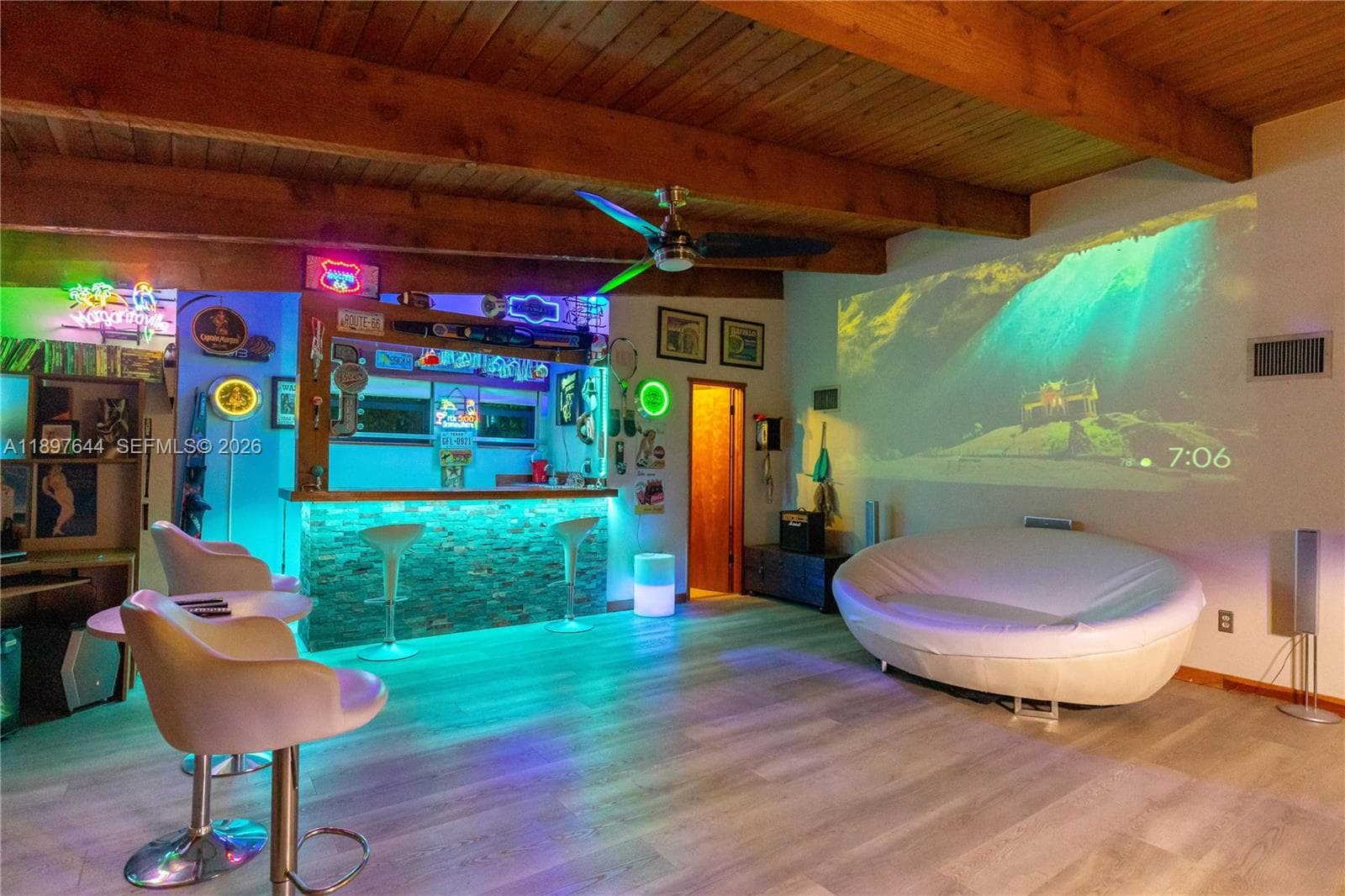 Could be used as a bedroom/gym/office etc