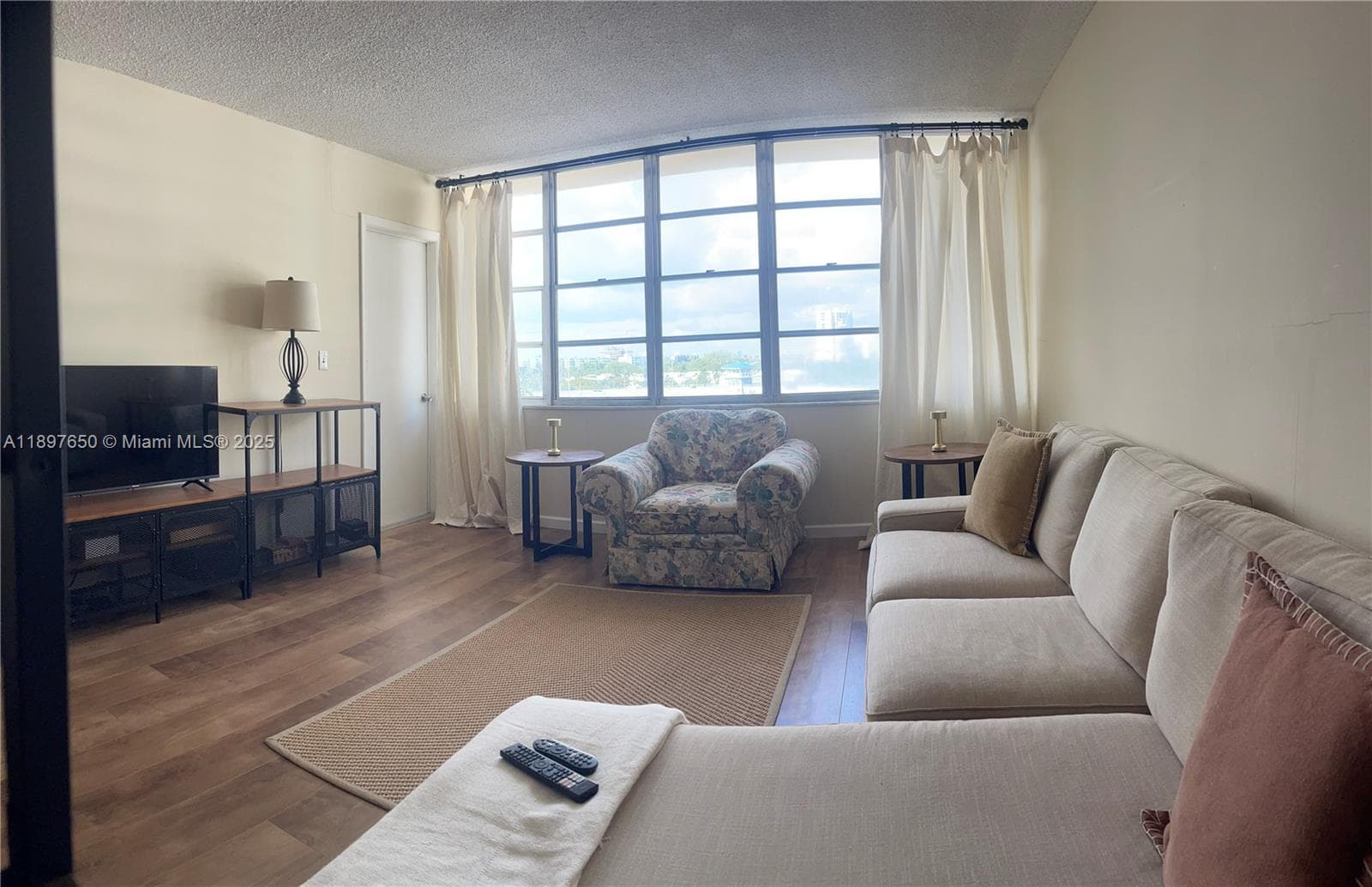 IMPERIAL TOWERS · #707 in Hallandale Beach - Photo 3