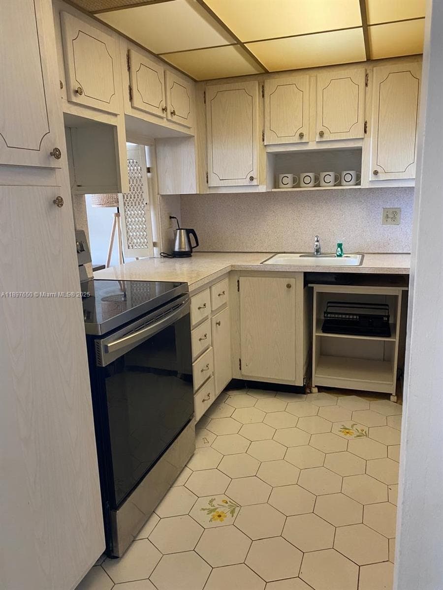 IMPERIAL TOWERS · #707 in Hallandale Beach - Photo 9