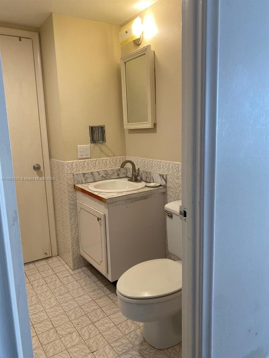 IMPERIAL TOWERS · #707 in Hallandale Beach - Photo 14