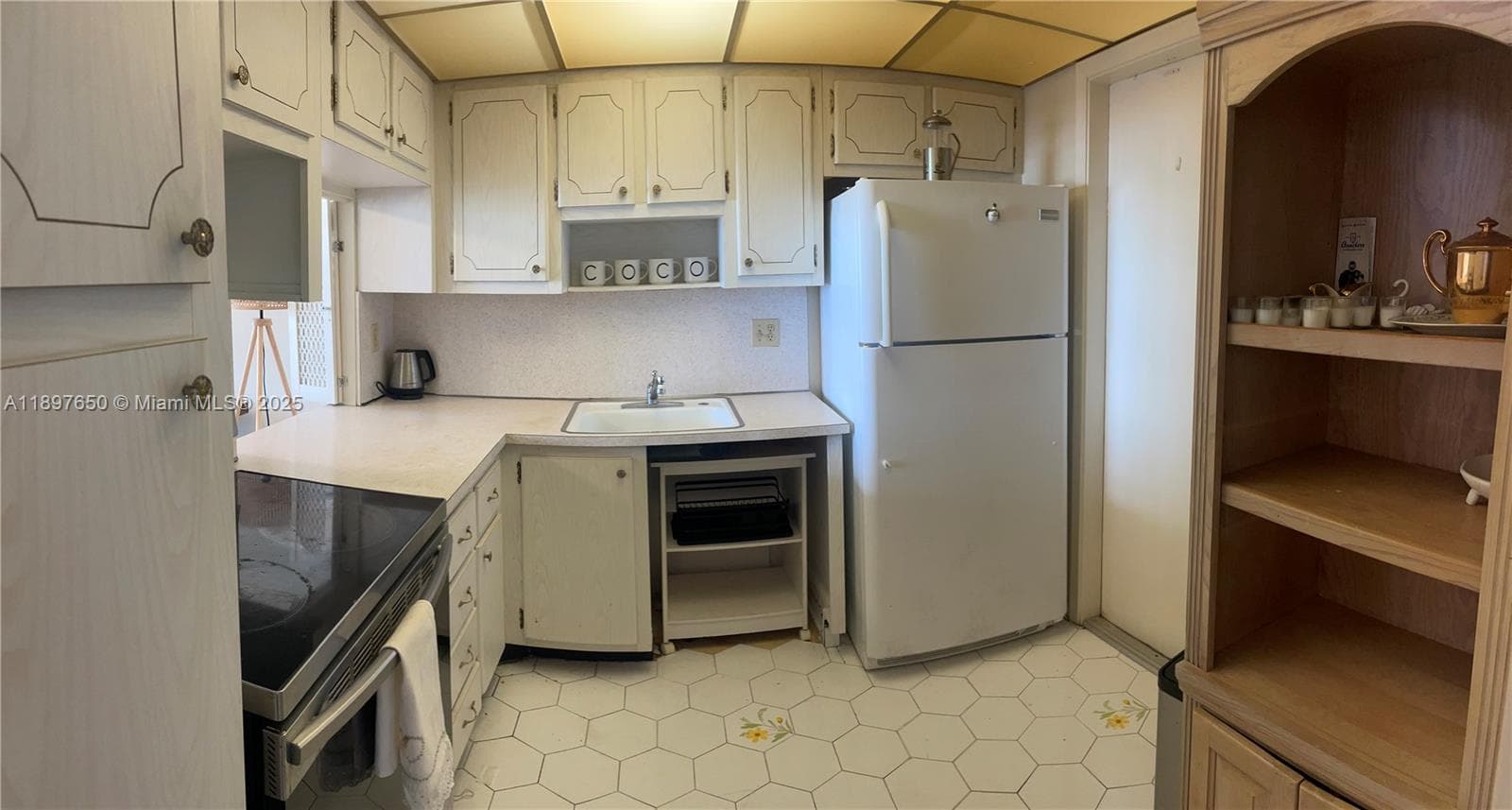 IMPERIAL TOWERS · #707 in Hallandale Beach - Photo 8