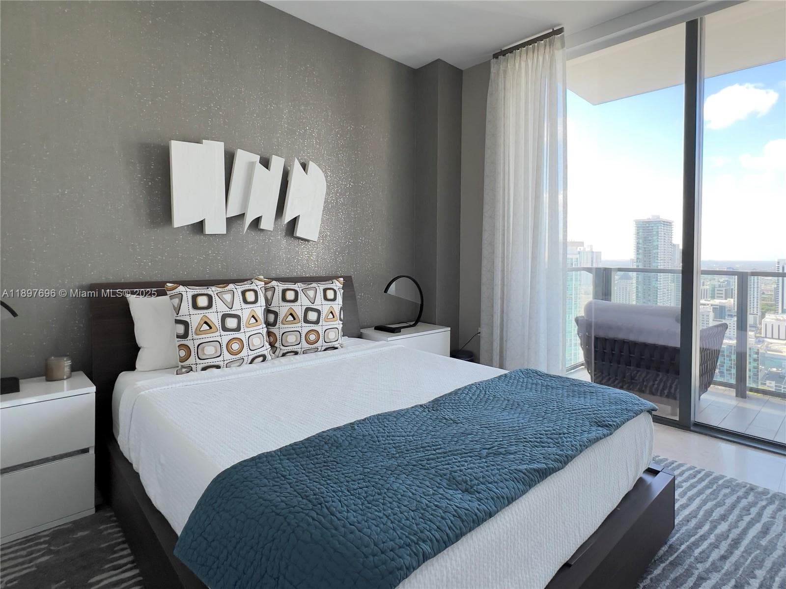 Suite 1