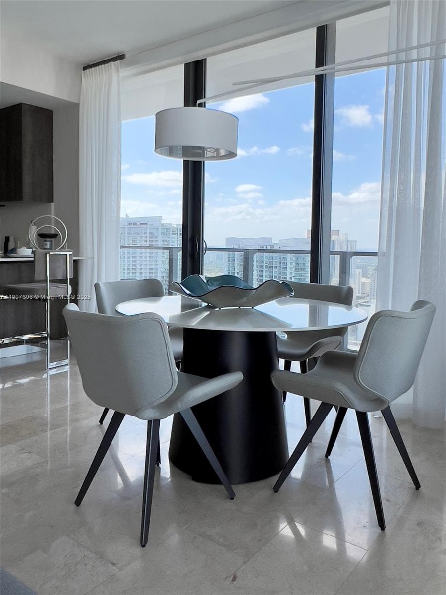 Reach Brickell City Centre · #3611 in Miami - Photo 8