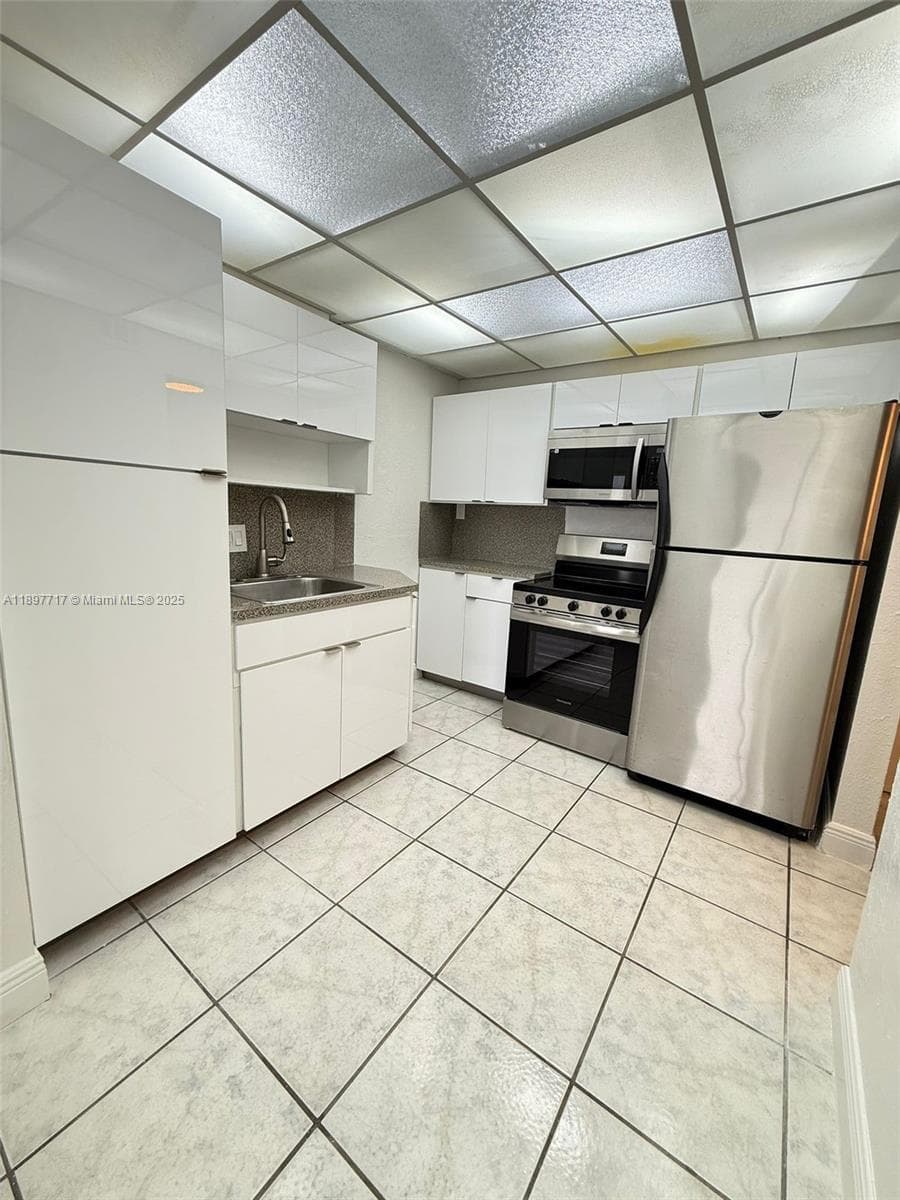 Sailboat Cay Condo · #811 in North Miami - Photo 2