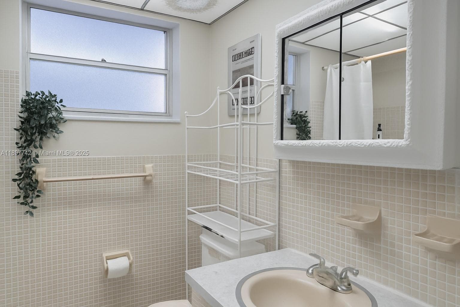 FIRST GULFSTREAM GARDEN · #304B in Hallandale Beach - Photo 5