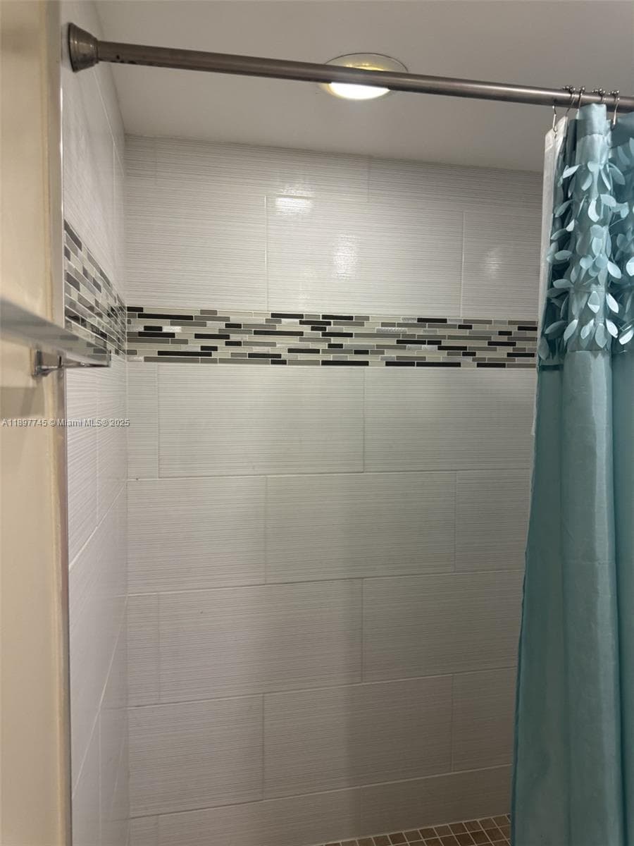 827 Ne 199 · #102 in Miami - Photo 1