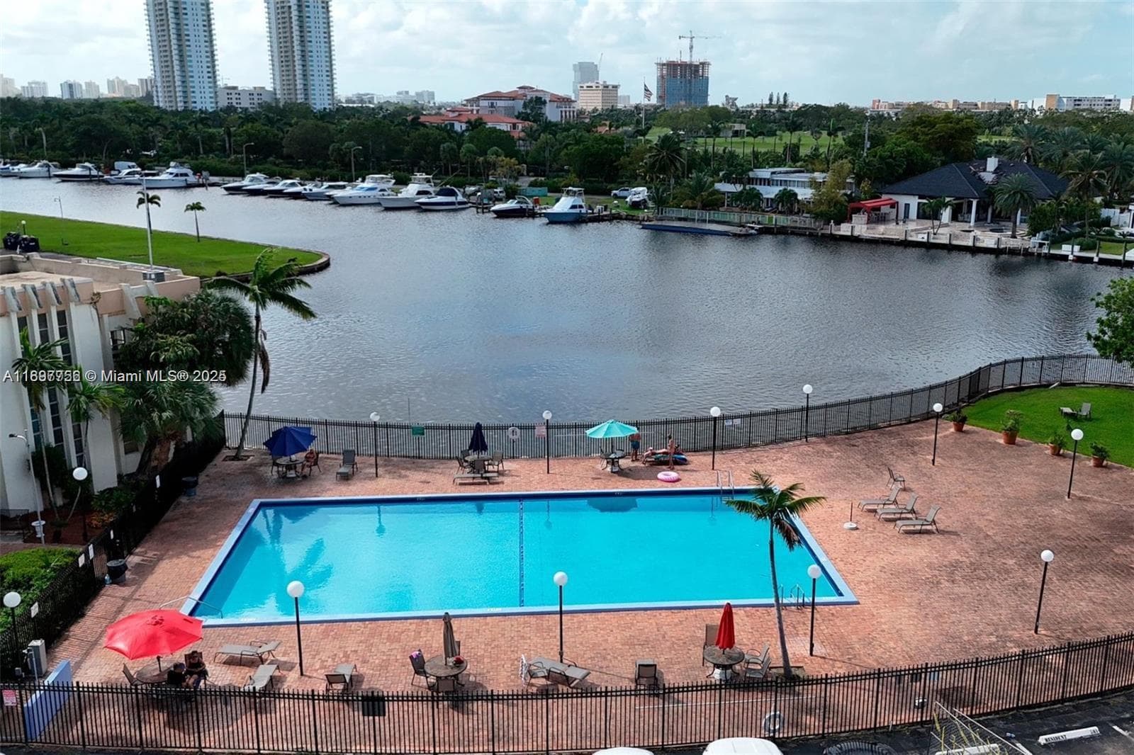 DESOTO PARK CONDO · #420 in Hallandale Beach - Photo 1