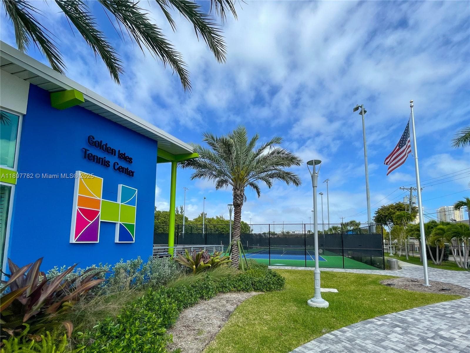 GOLDEN ISLES TENNIS CENTER