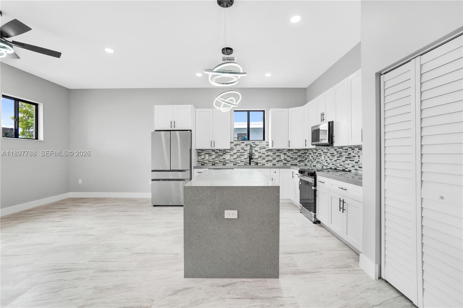 5270 Plunkett St photo 16