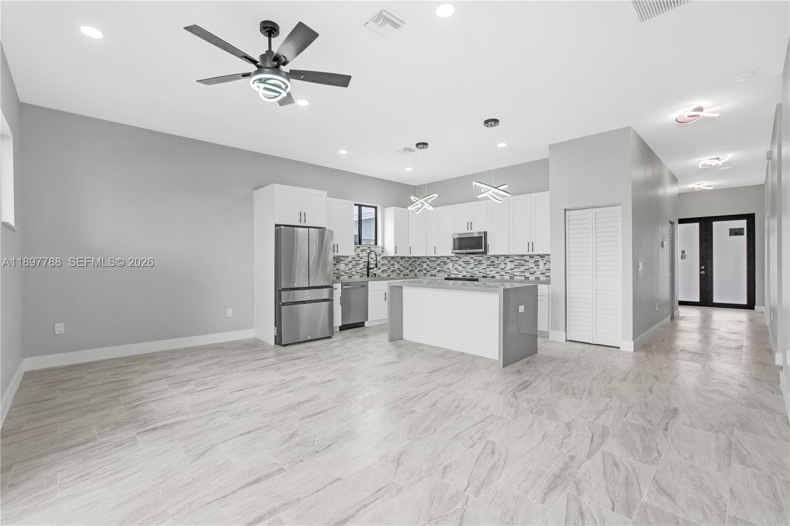 5270 Plunkett St photo 7