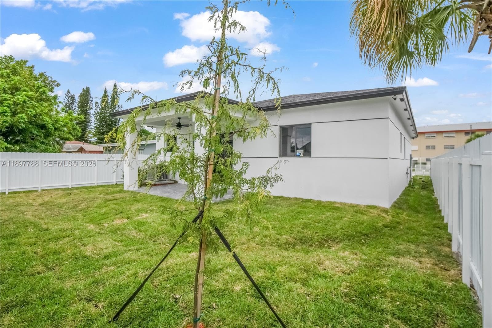 5270 Plunkett St photo 36