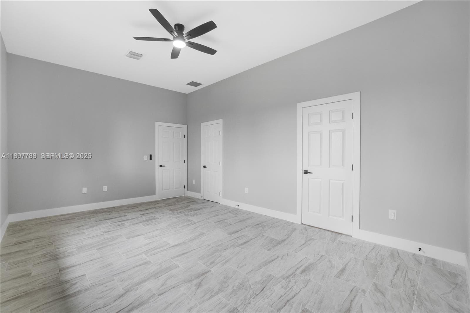 5270 Plunkett St photo 28