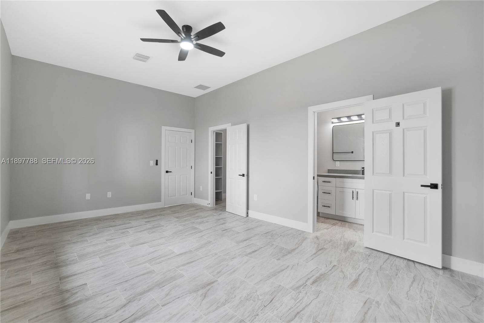 5270 Plunkett St photo 34