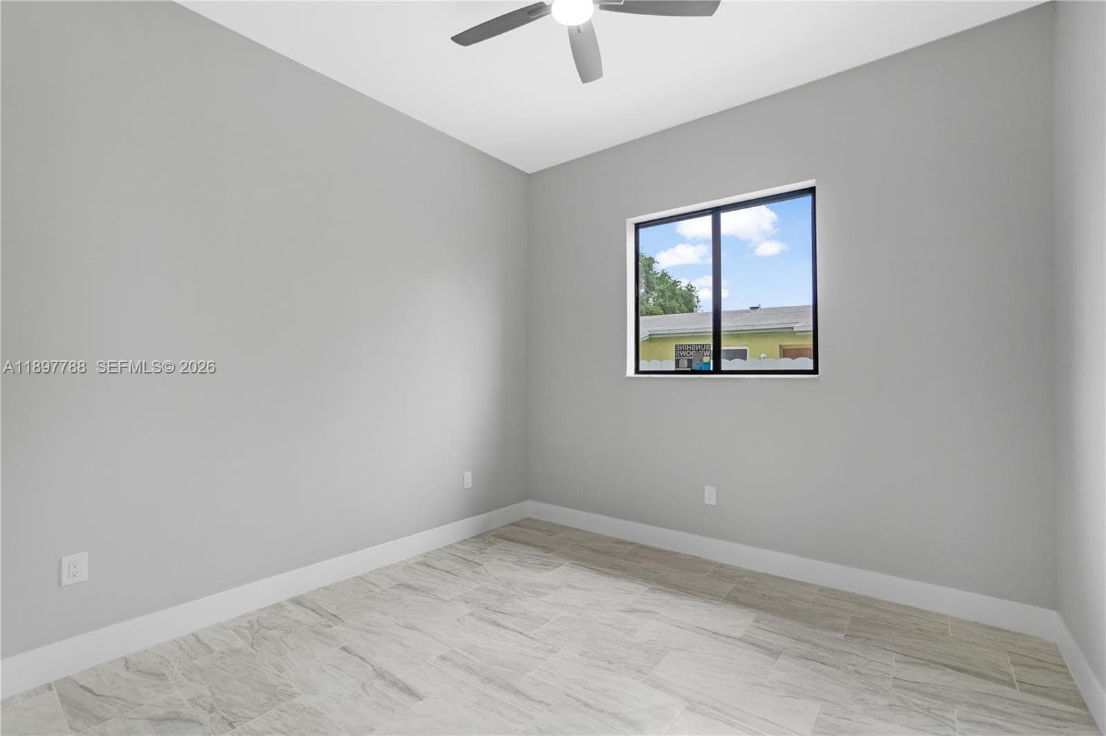 5270 Plunkett St photo 18