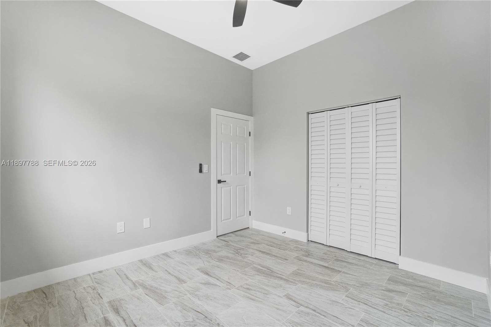 5270 Plunkett St photo 31