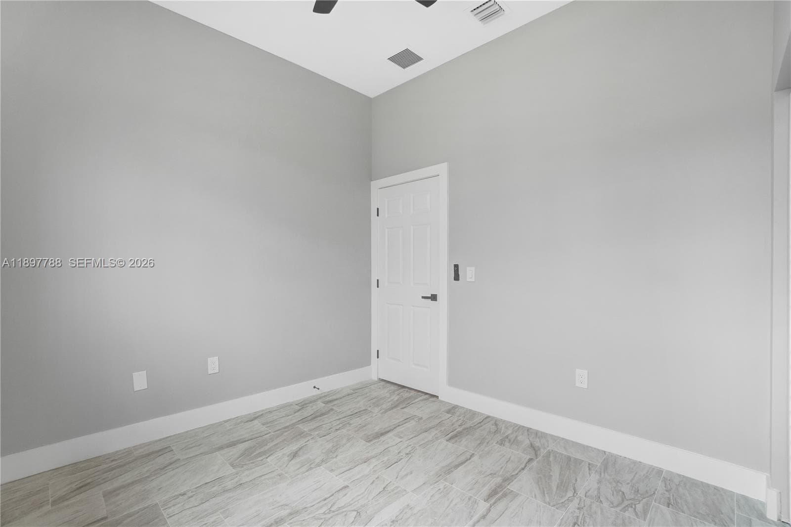 5270 Plunkett St photo 29